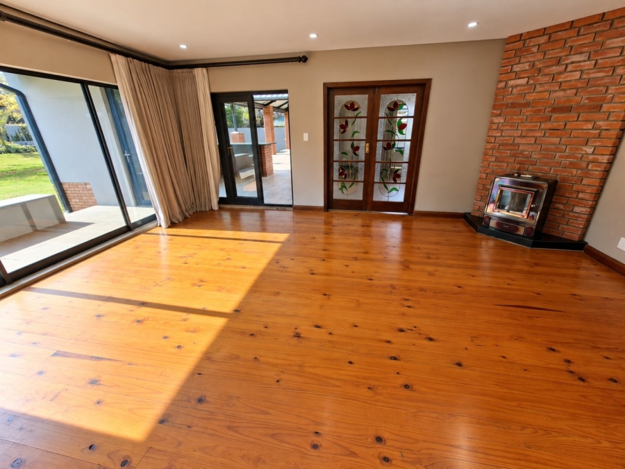 5 Bedroom Property for Sale in Waverley Free State